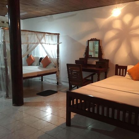 Hotel Rock House Unawatuna Exterior foto