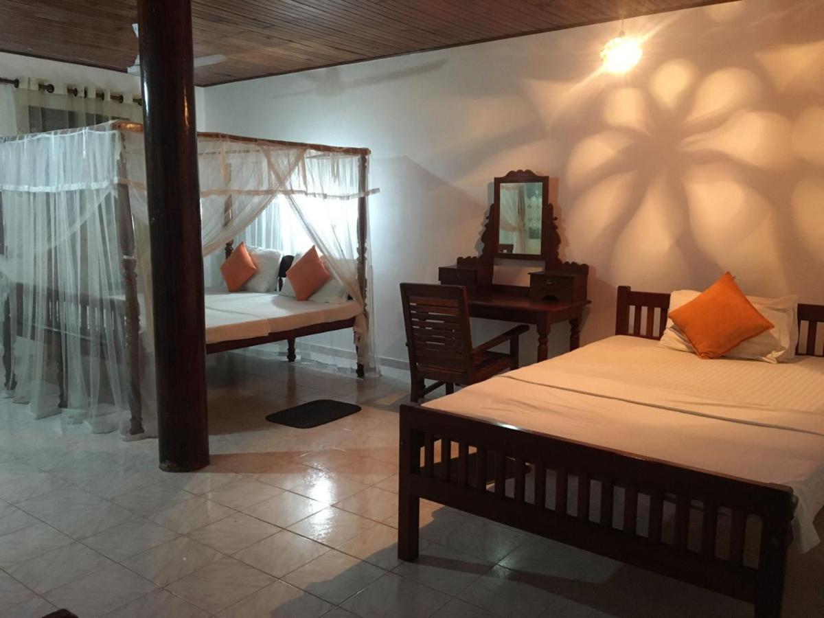 Hotel Rock House Unawatuna Exterior foto