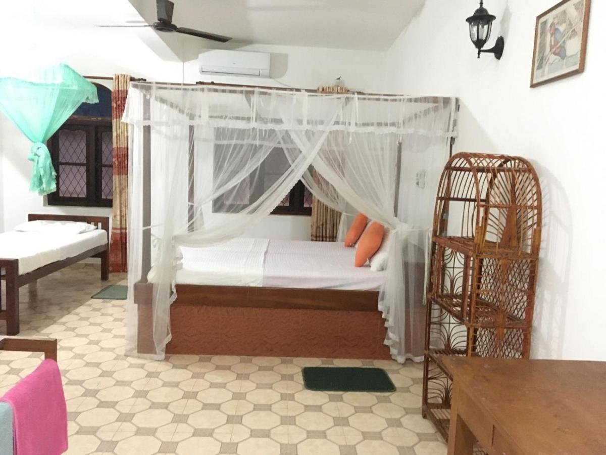 Hotel Rock House Unawatuna Exterior foto