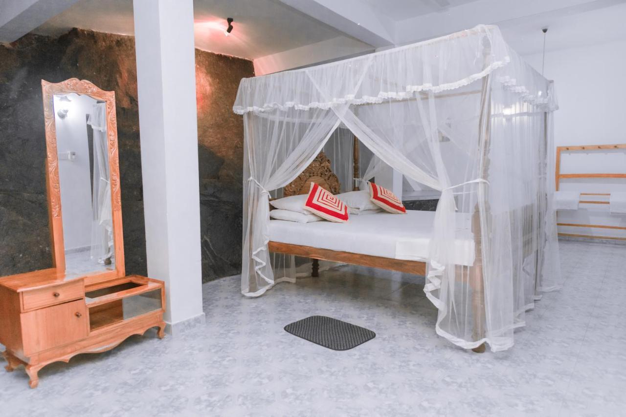 Hotel Rock House Unawatuna Exterior foto