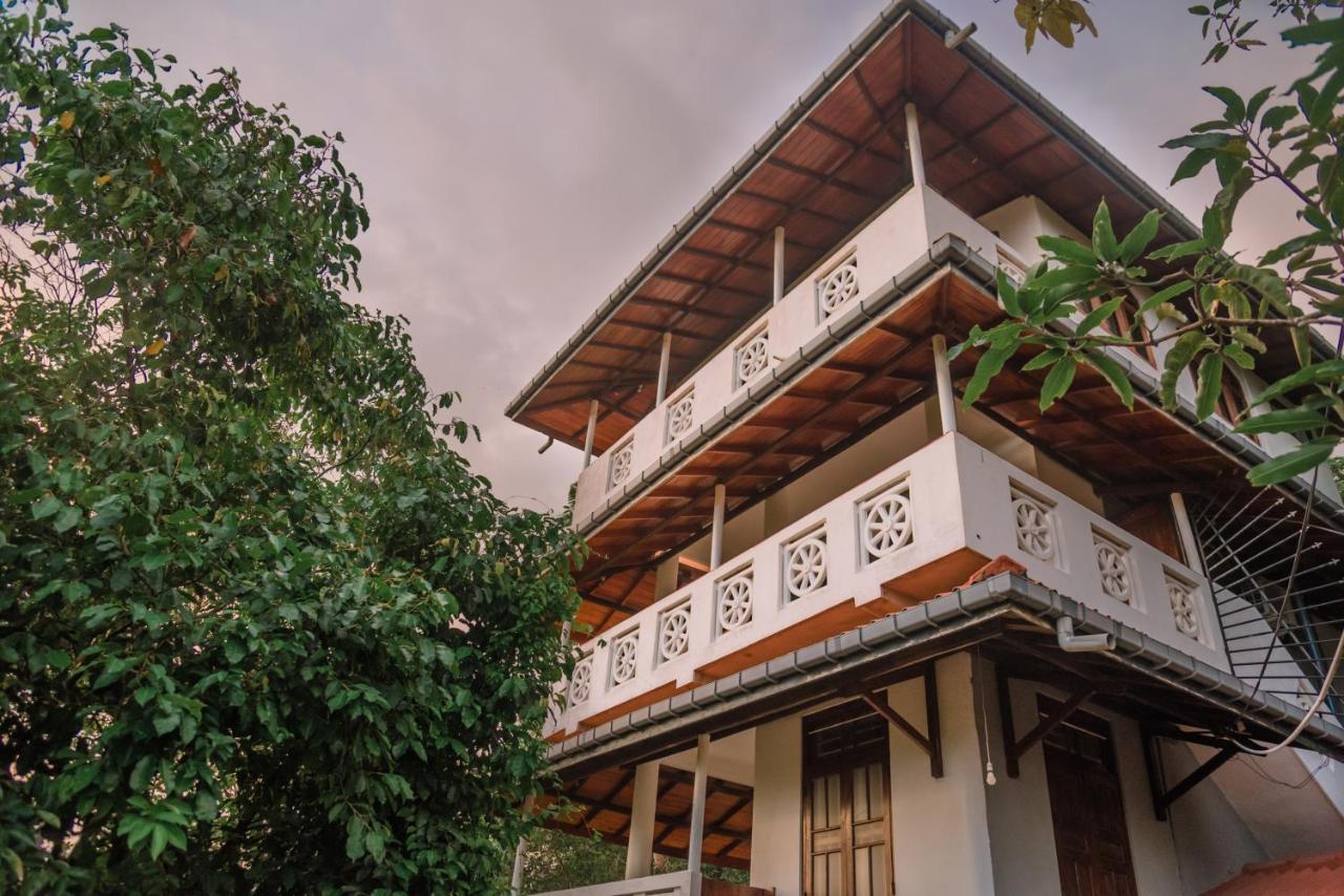 Hotel Rock House Unawatuna Exterior foto